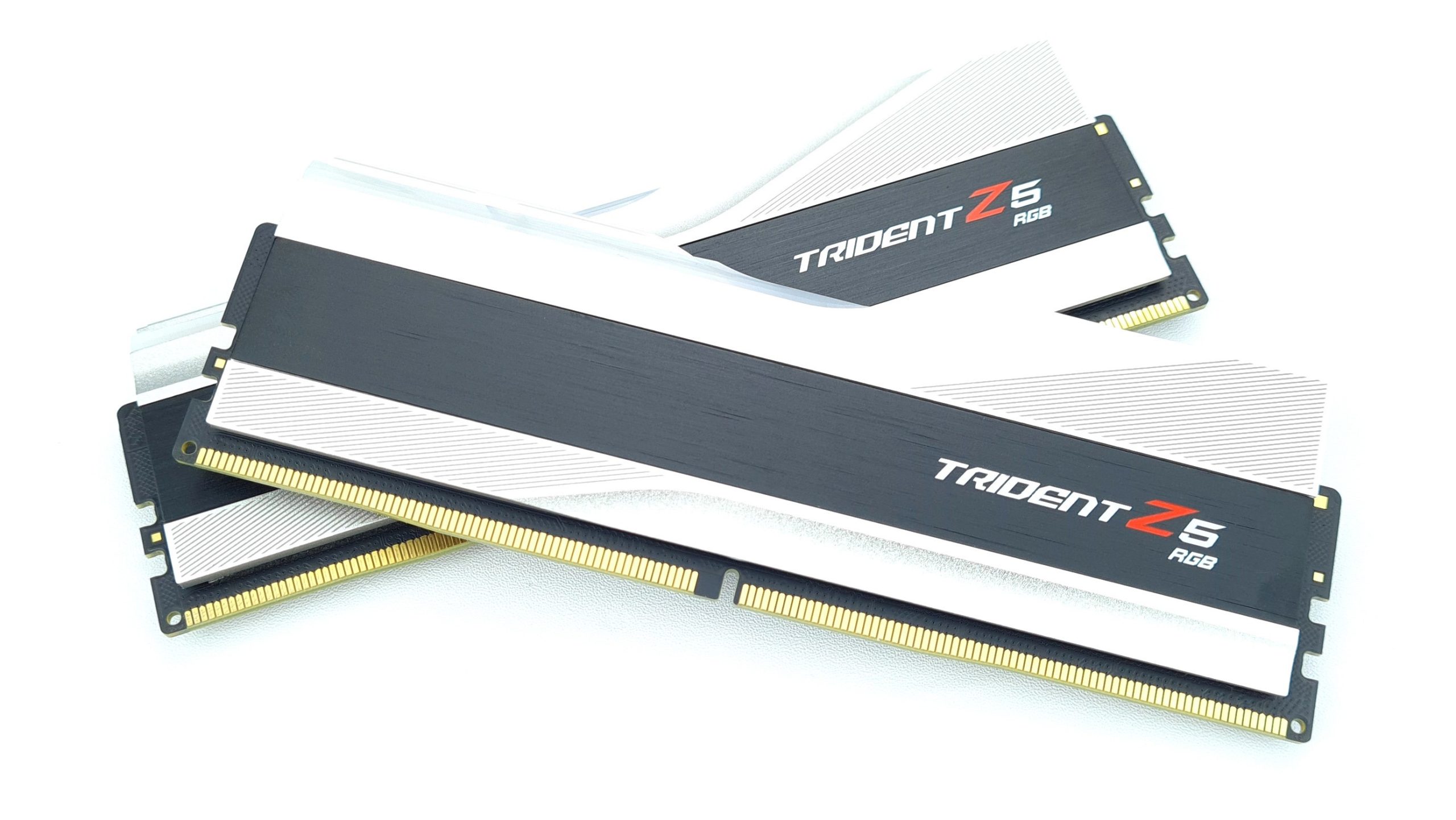 Test Trident Z5 RGB 2 x 32 Go DDR5-6400 CL32 de G.Skill - GinjFo