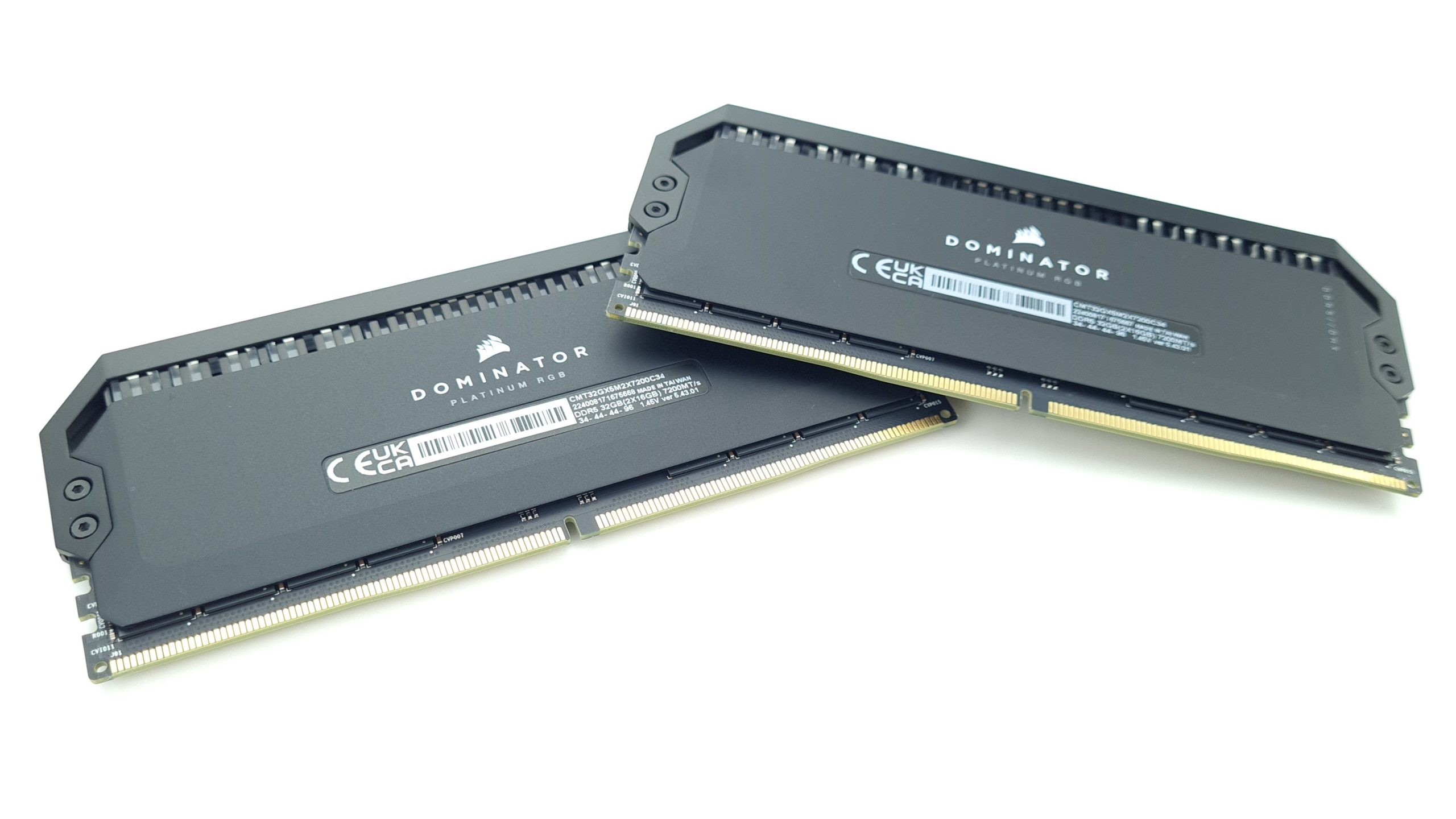MEMOIRE VIVE - CORSAIR - 32Go: 2x 16Go-DDR5-5600-Dom.Plat.RGB/WHITE