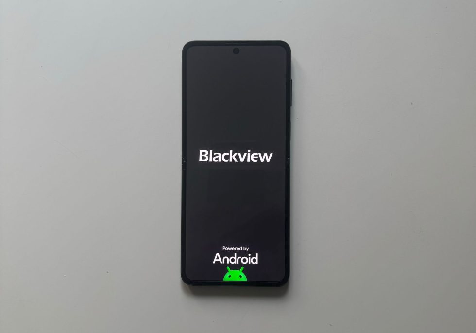 Blackview Hero 10 front display on