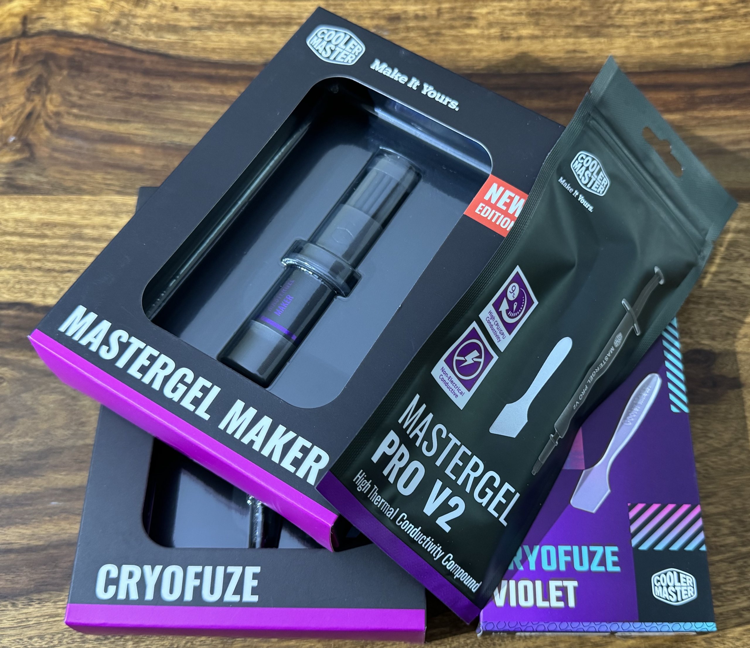 Roundup: Cooler Master CryoFuze 7, CryoFuze 5 Violet, MasterGel Maker und Pro V2  im Test - Wärmeleitpaste von grau bis bunt